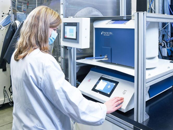 Technician operating the ELT3000 Technician operating the ELT3000