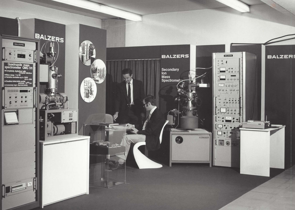 Balzers-Mass-Spectrometer-QMG511