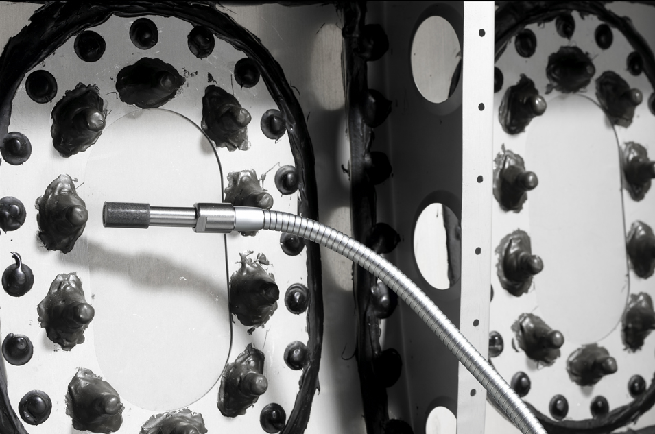 Extrima probe and sealed rivets aircraft