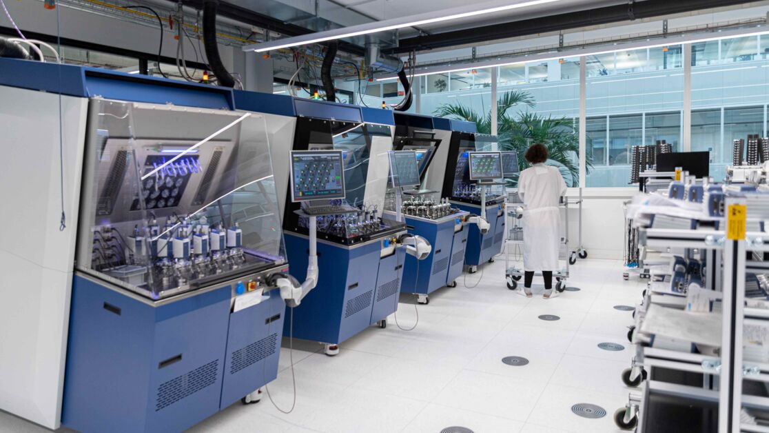 Competence Center for Vacuum Gauges in Balzers, Liechtenstein. INFICON-Balzers-Liechtenstein-Production