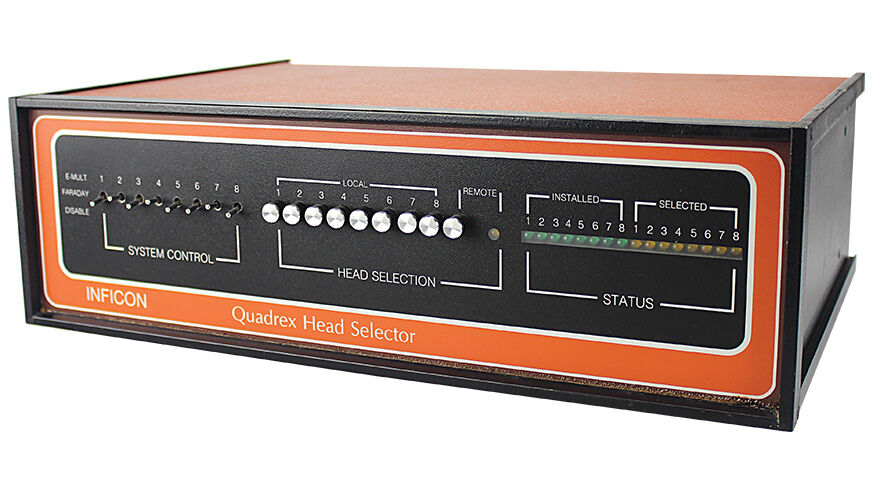 INFICON presenta Quadrex 200, con el primer cabezal sensor para RGA (1985) Quadrex sensor head