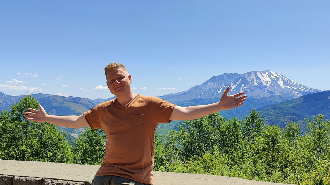 Jochen Wagner_enjoying the view of Mt St Helens in Washington