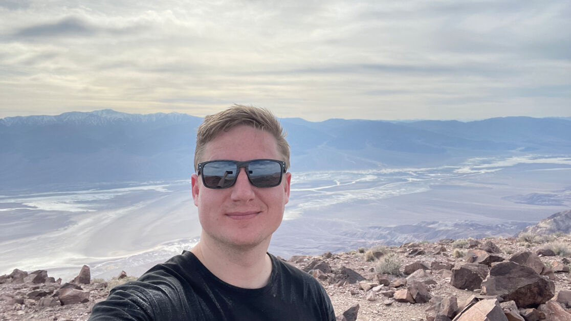 Blick auf die Salzebenen im Death Valley, Kalifornien, von Mount Perry aus. Mit 85.95 Metern unter dem Meeresspiegel der tiefste Punkt in den USA. Jochen Wagner_in the USA (6)