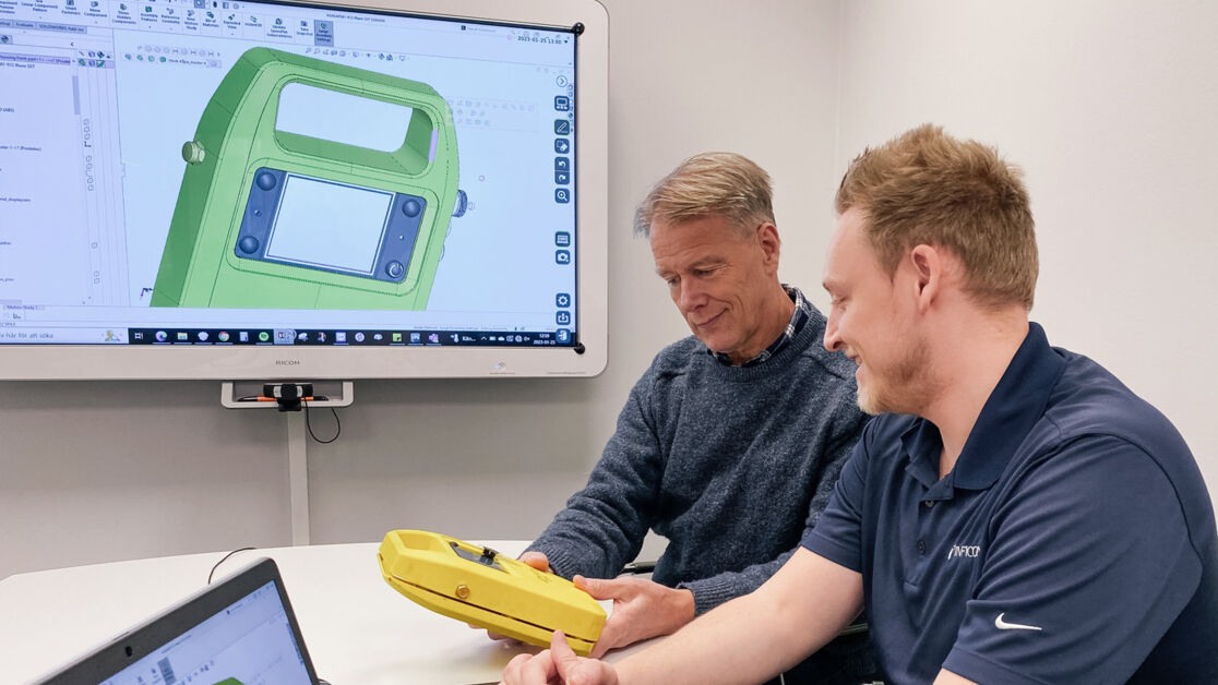 Regular meetings with the R&D staff help Frederik exchange ideas and discuss design reviews. Company_Career_Frederik Krupp in Sweden (4)