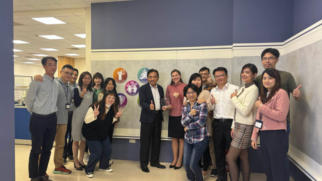 Wir teilen unsere kürzlich erworbene Anerkennung von TSMC für Produktionsunterstützung und ESG-Zusammenarbeit mit dem Team von INFICON Taiwan INFICONTaiwanTeam