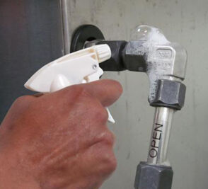 soapy water leak test, bubble test