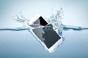 Mobile phone IP67 ingress test