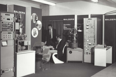 Balzers-Mass-Spectrometer-QMG511