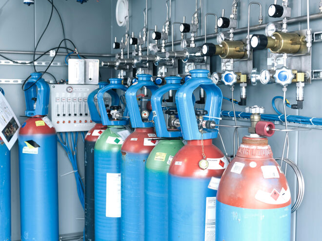 Gas bottles installation
