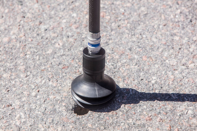 Bar hole and probe Bar hole and probe